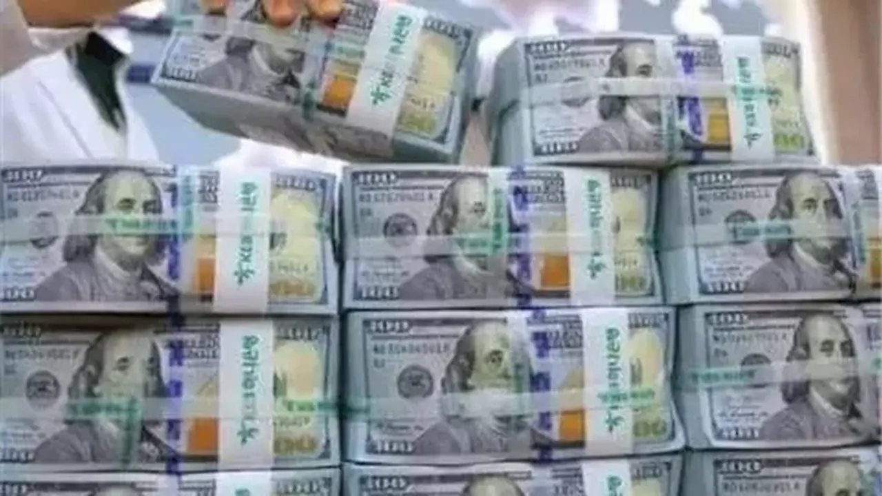 ثبات أسعار الفائدة.. الدولار الأمريكي يحافظ على مكاسبه المرتفعة بعد قرار الفيدرالي